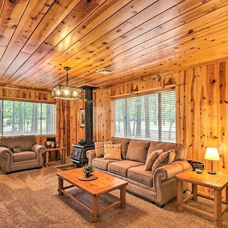 Pinetop Cabin Retreat With Fire Pit And Covered Deck Exterior photo
