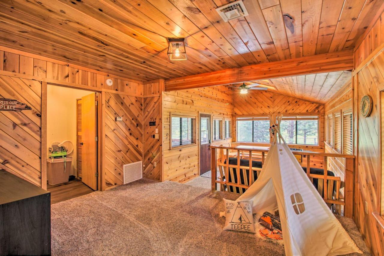 Pinetop Cabin Retreat With Fire Pit And Covered Deck Exterior photo