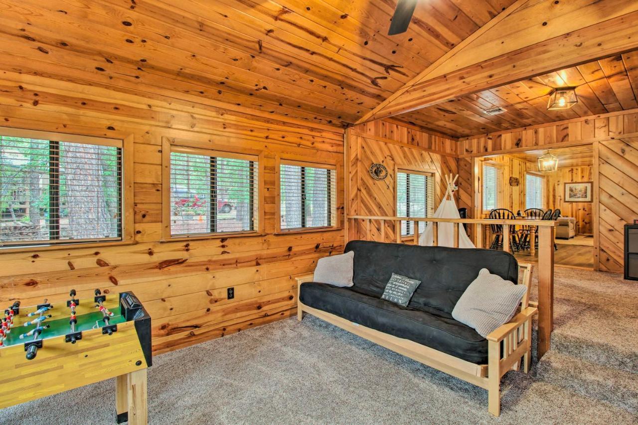 Pinetop Cabin Retreat With Fire Pit And Covered Deck Exterior photo
