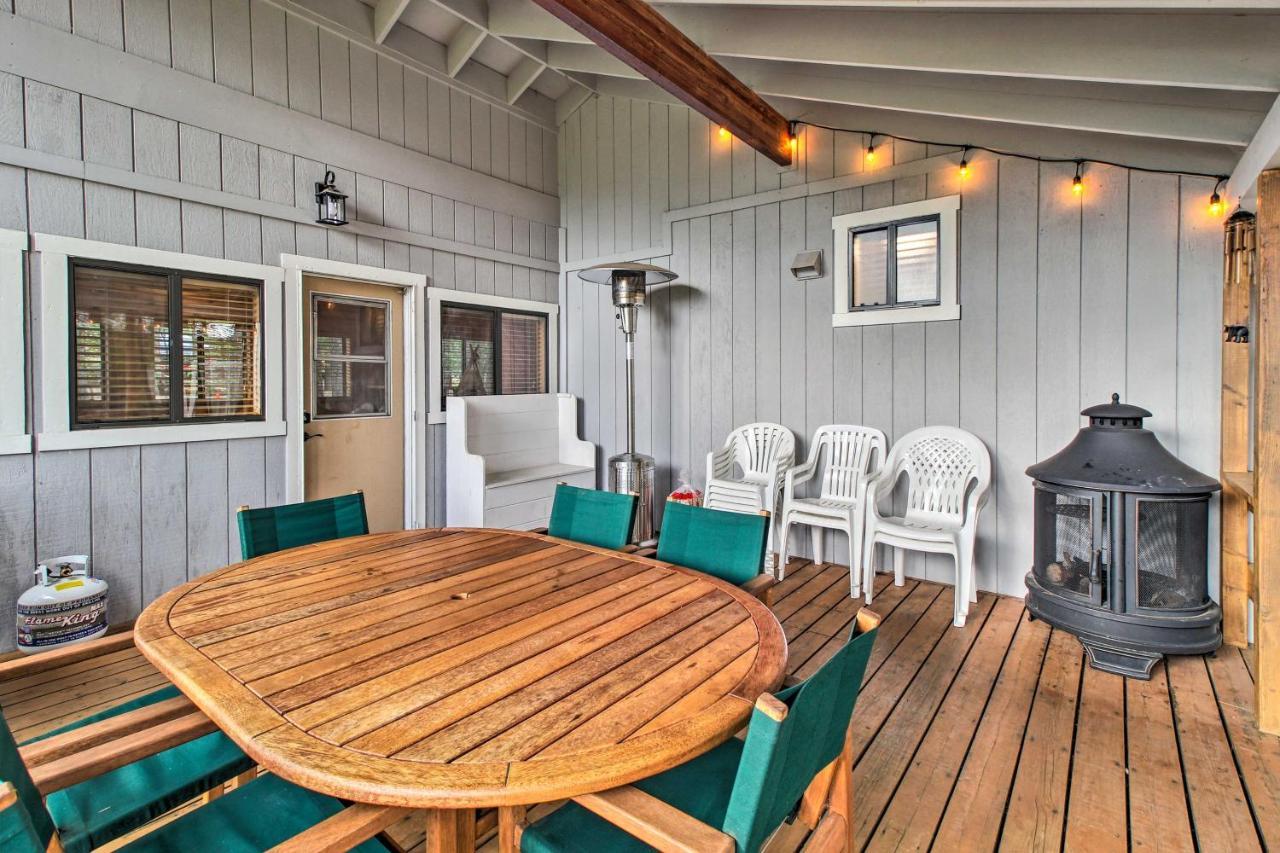 Pinetop Cabin Retreat With Fire Pit And Covered Deck Exterior photo